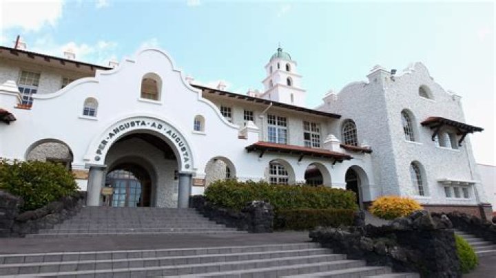 Auckland Grammar won't let students buy single tickets to school ball