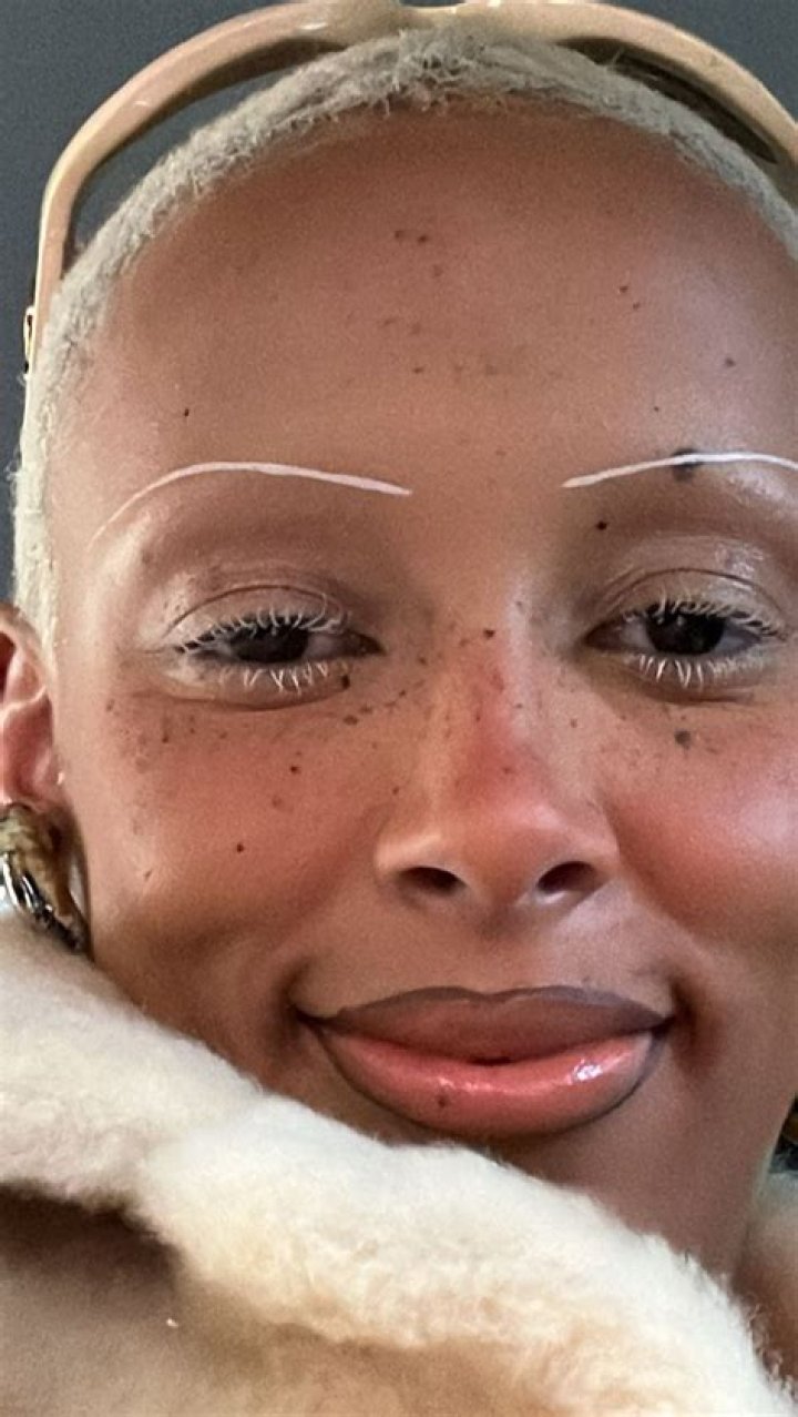 Doja Cat’s Graphic Brows Are Here To Give Us Life