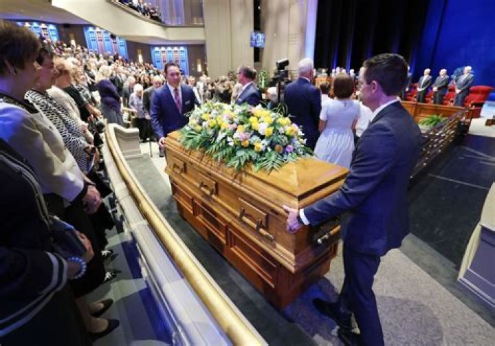 El funeral de la hermana Patricia T. Holland