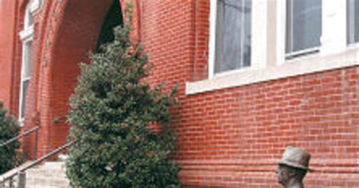 Lure of Ole Miss vitalizes Oxford Ward