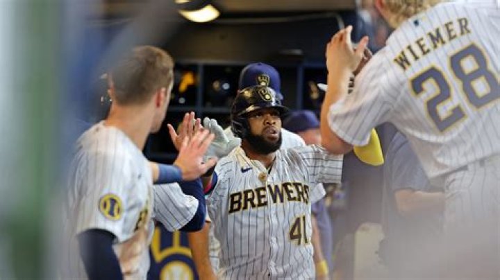 Colin Rea stays with Milwaukee Brewers, agrees to $4.5 million 1-year contract