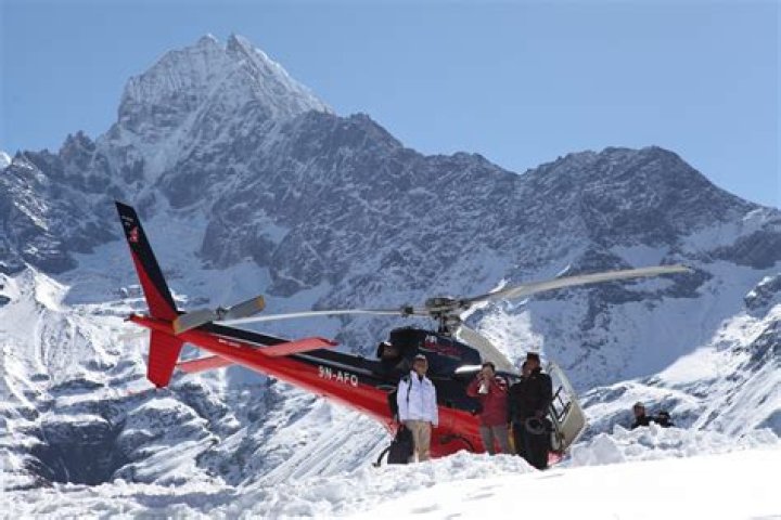 All 6 aboard helicopter carrying Mexican tourists are killed in a crash near Mount Everest in Nepal