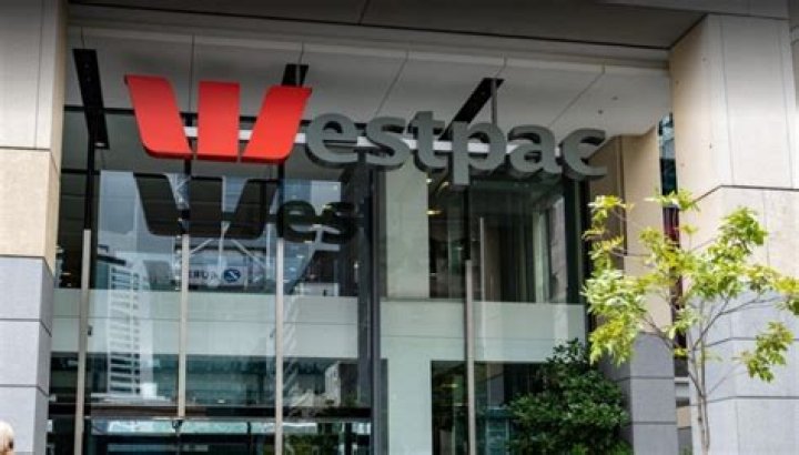 Westpac customers await refunds after transaction glitch